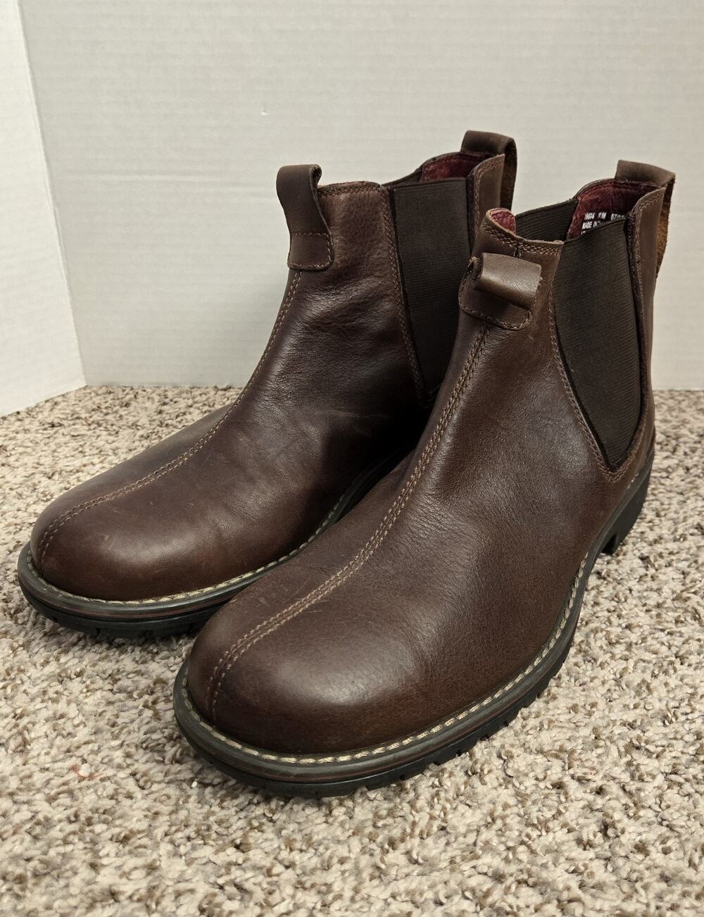 Clarks Men’s Chelsea Boots Brown Leather Lug Rubber Sole Ankle Boots Size US 11M